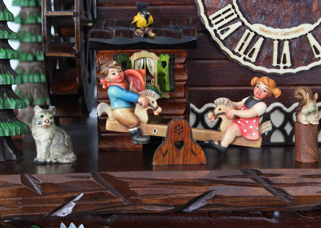 Happy Family - HerrZeit by Adolf Herr Cuckoo Clock